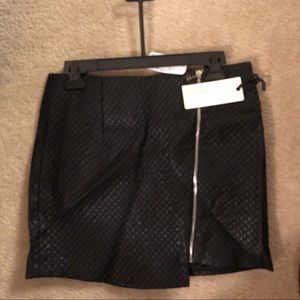 NWT Black Quilted Lined Mini Skirt L